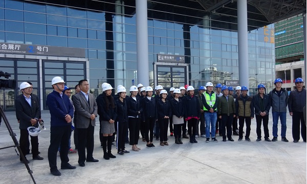 南寧市城鄉(xiāng)建設(shè)委員會(huì)領(lǐng)導(dǎo)深入南寧國際會(huì)展中心改擴(kuò)建工程配套設(shè)施（1#、2#、3#地塊）項(xiàng)目宣講十九大